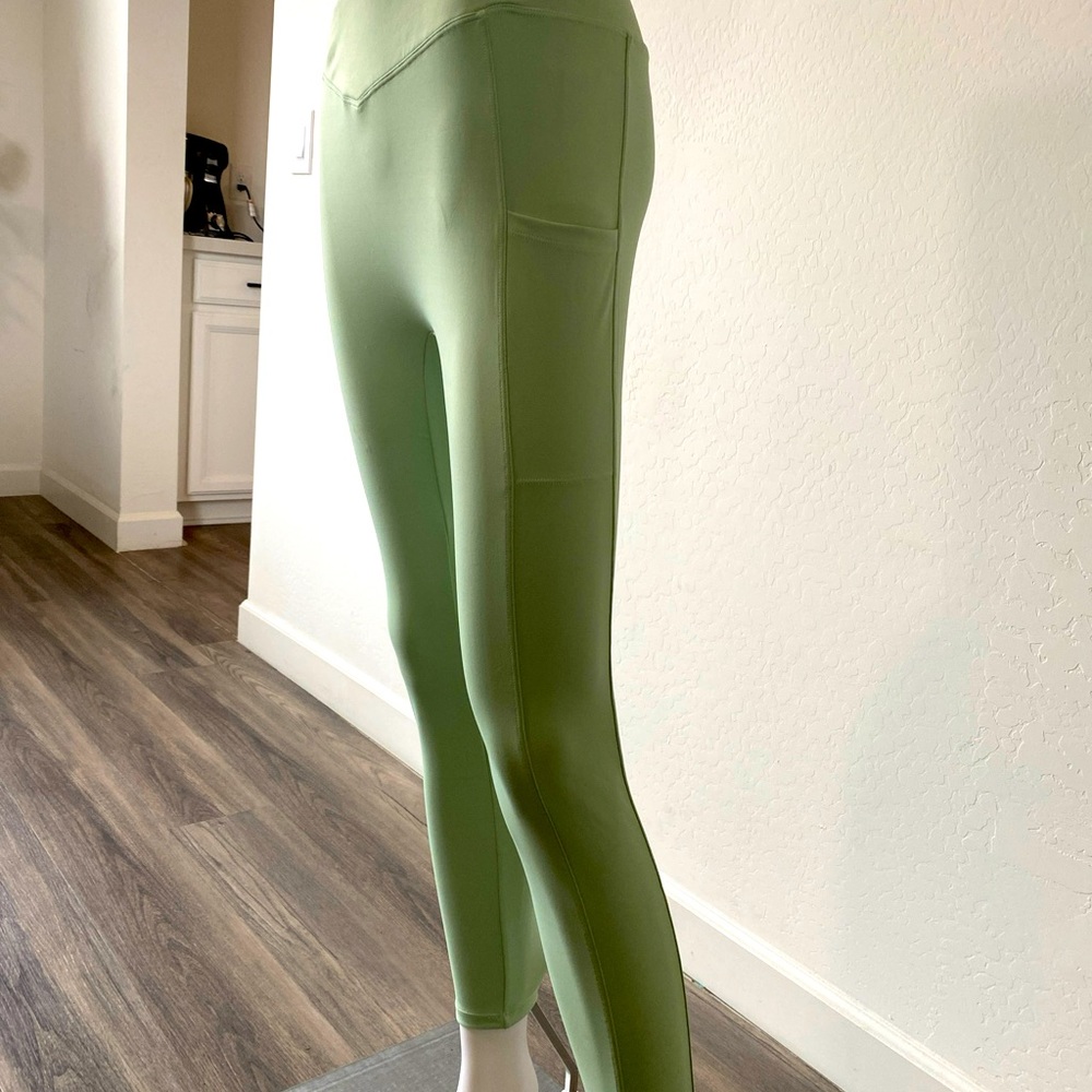 Yoga Work-Out Set - Picture 4 of 5